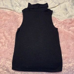 Cutoff turtleneck